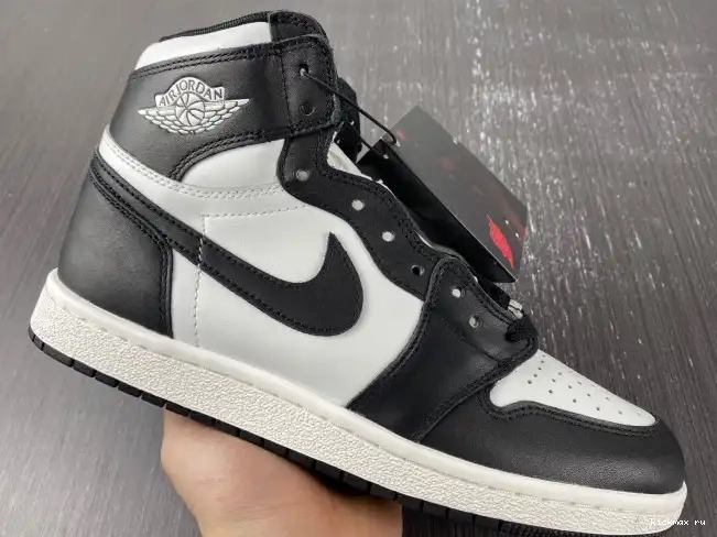 Rep BQ4422-001 85 Jordan (2023) Retro 1 Black White High 0501